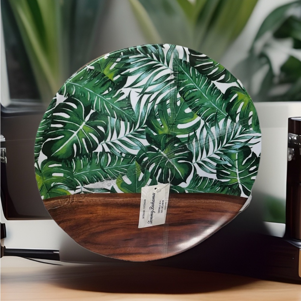 Tropical Leaf & Wood look Round Melamine Plates set Tommy Bahama new 4/set